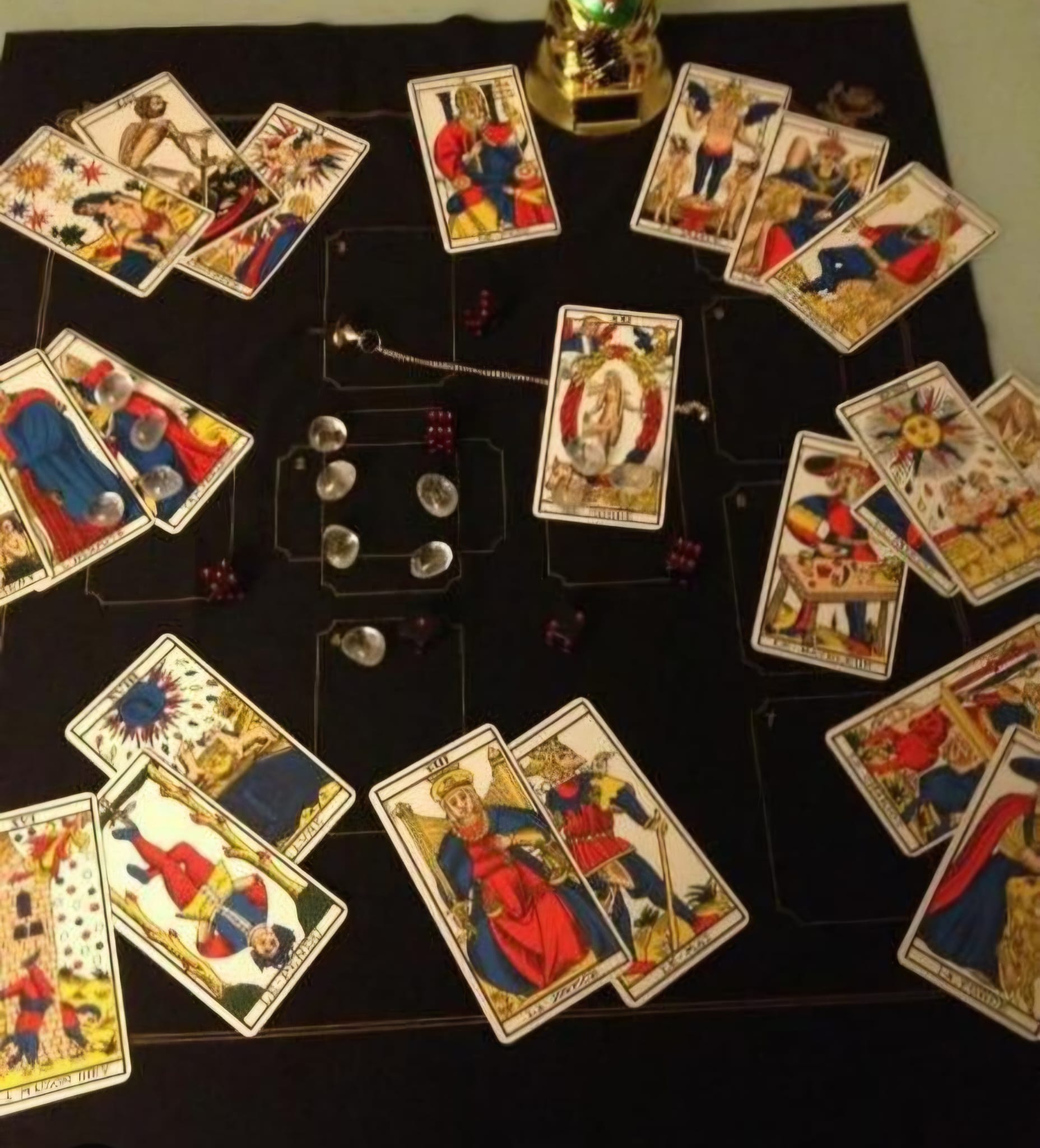 Tirage de cartes de tarot lors d'une consultation